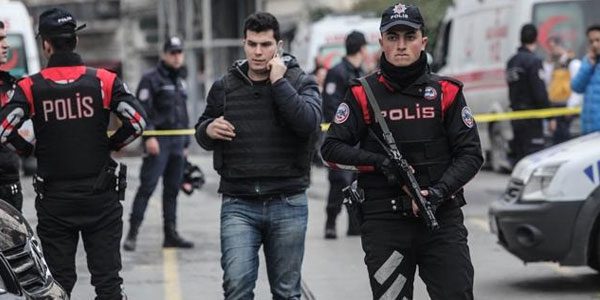 پولیس ترکیه پنج شهروند افغانستان را به اتهام «قاچاق انسان» بازداشت کرد