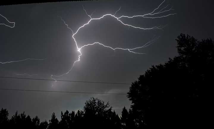 برخورد صاعقه در ننگرهار جان ۳ تن را گرفت