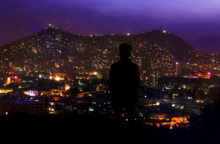 طالبان در افغانستان قیود شبگردی وضع میکنند