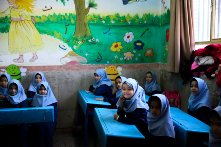 آغاز پیش ثبت نام دانش آموزان مهاجر در ایران