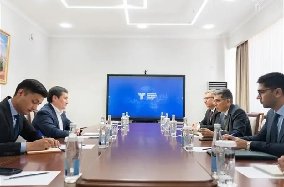 د ازبکستان او پاکستان چارواکي د “افغان- ترانس” اورګاډي کرښې په اړه خبرې کوي