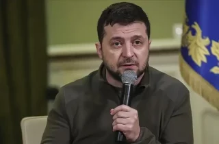 زلنسکی : مردم اوکراین درباره مشروعیت من تصمیم می‌گیرند نه پوتین