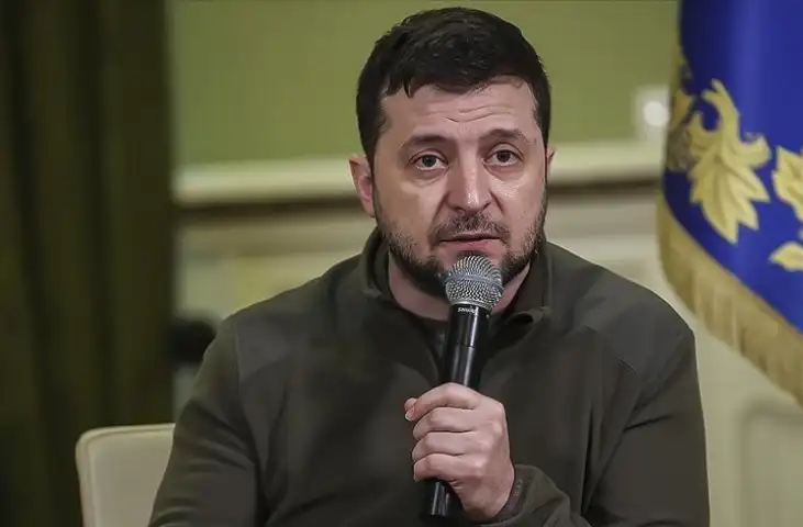 زلنسکی : مردم اوکراین درباره مشروعیت من تصمیم میگیرند نه پوتین