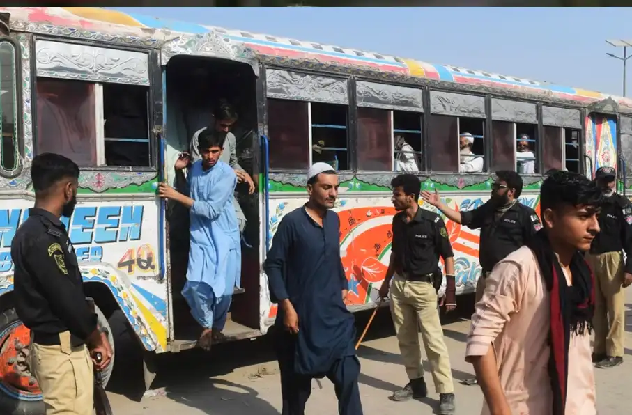 از سرگیری بازداشت و اخراج مهاجران افغانستان در پاکستان