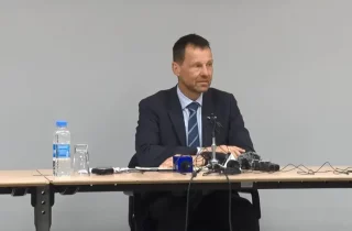 اتحادیه اروپا: حذف جامعه مدنی از نشست دوحه برای تعامل با طالبان ضروری بود
