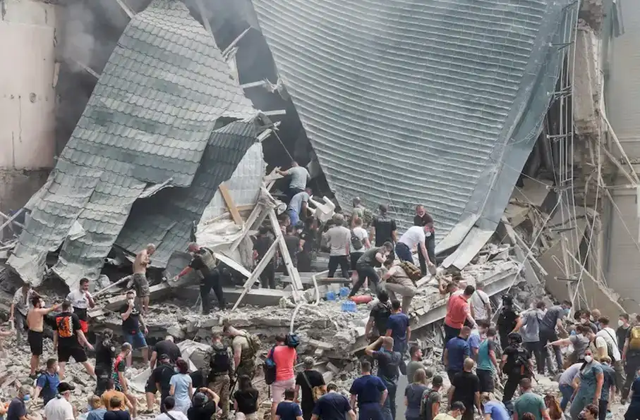 حمله موشکی به کییف ۲۰ کشته و ۵۰ زخمی برجای گذاشت