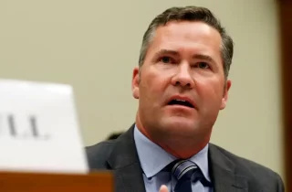 مایکل والتز : خروج از افغانستان شرم‌آور و لکه‌ننگی بر دامن آمریکا است