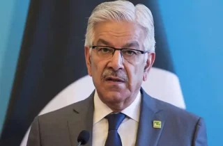 وزیر دفاع پاکستان : به حملات خود در خاک افغانستان ادامه خواهیم داد