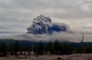 فعال شدن آتشفشان بعد از زلزله در روسیه