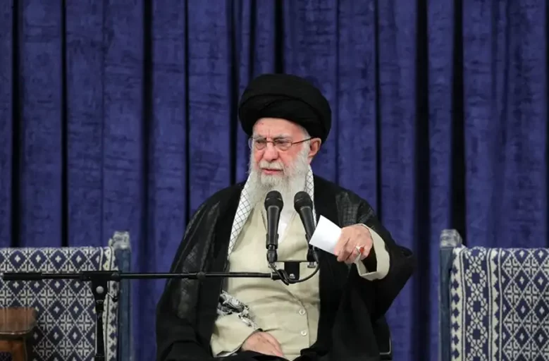 آیت الله خامنه ای : بر همه مسلمانان واجب است تا از حزب الله حمایت کنند