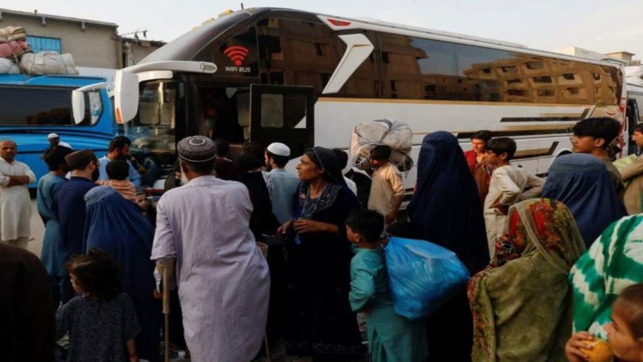 انتقال رایگان مهاجرین بازگشته در افغانستان