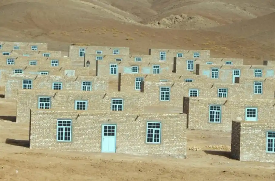 وزارت مهاجرین از آغاز ساخت خانههای دائمی برای مهاجران بازگشته خبر داد