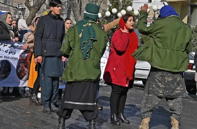 عفو بین‌الملل : زنان افغانستان همچنان قربانی تبعیض و خشونت سیستماتیک هستند