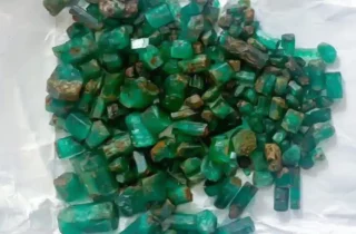 طالبان از فروش 763 قیراط زمرد پنجشیر به ارزش 39 هزار دالر خبر داد