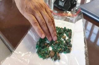 فروش بیش از ۳ هزار قیراط زمرد پنجشیر توسط طالبان