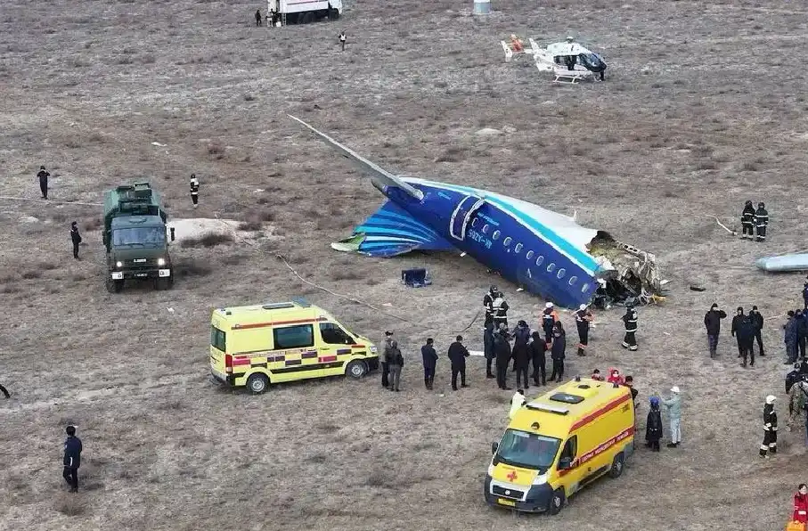 40 کشته و ۲۸ نجات یافته در حادثه سقوط هواپیمای آذربایجانی در قزاقستان
