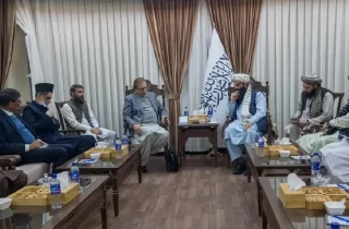 گفتگوی نماینده ویژه پاکستان و وزیر داخله طالبان درباره بهبود روابط و حل چالش‌ها