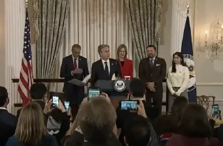 وزارت خارجه امریکا از انتقال ۱۸۳ هزار پناهجوی افغانستانی به امریکا خبر داد