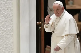 پاپ فرانسیس خواستار آغاز مذاکرات صلح برای پایان جنگ اوکراین شد