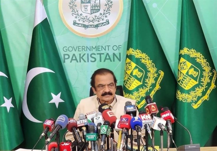 مشاور نخستوزیر پاکستان بر ادامه حملات به افغانستان تأکید کرد