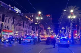 بیش از 40 کشته و زخمی در حادثه برخورد موتر با جمعیت در نیواورلئان