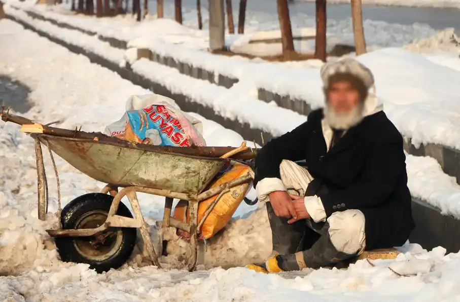 برنامه جهانی غذا: میلیون‌ها تن در افغانستان با خطر گرسنگی و سرما روبه‌رو هستند
