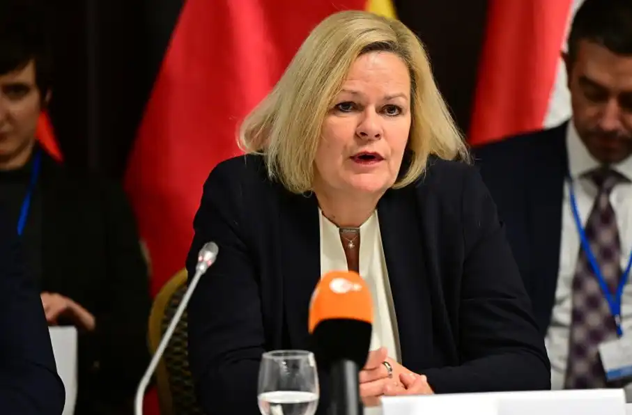 وزیر داخله آلمان : روند اخراج مهاجران مجرم شدت مییابد