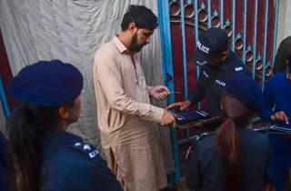 افزایش بازداشت‌ها و محدودیت‌های مهاجران افغانستان در پاکستان