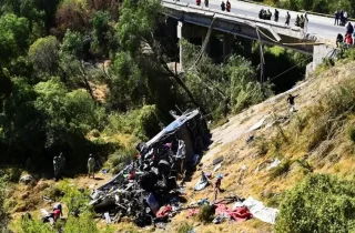 تصادف مرگبار بس مسافربری در مکزیک ۳۲ کشته برجای گذاشت