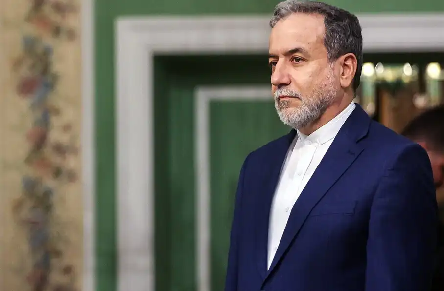 وزیر خارجه ایران: در برابر فشارها تسلیم نمیشویم