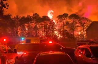 اعلام وضعیت اضطراری در پی آتش‌سوزی گسترده در کارولینای جنوبی