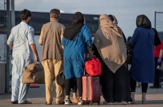 امریکا اقامت دائم مهاجران افغانستانی را باطل می کند