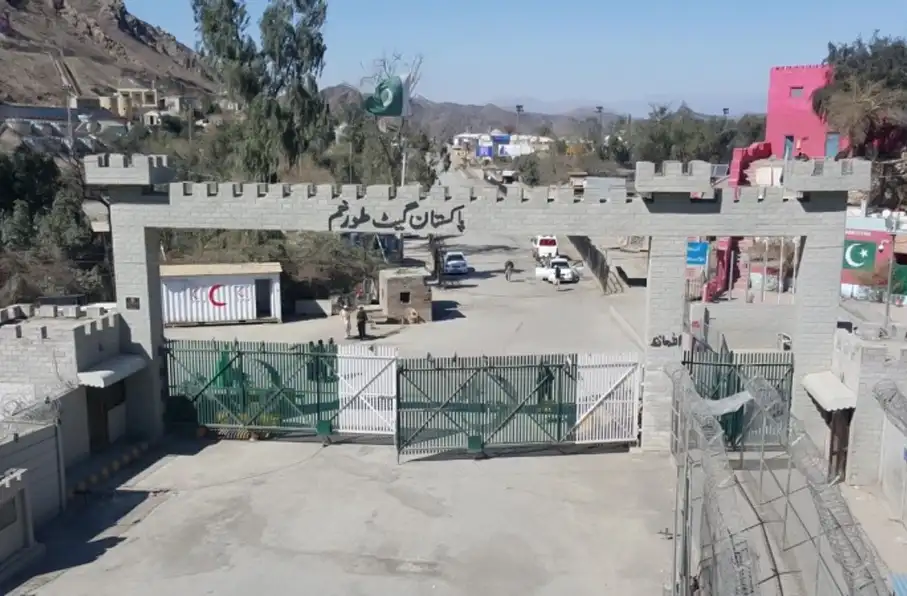 ۲۴ روز انسداد گذرگاه تورخم؛ دومین نشست بازرگانان افغانستان و پاکستان برای بازگشایی