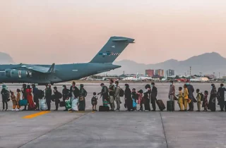 ورود شهروندان افغانستان و ده‌ها کشور دیگر به امریکا را ممنوع شد