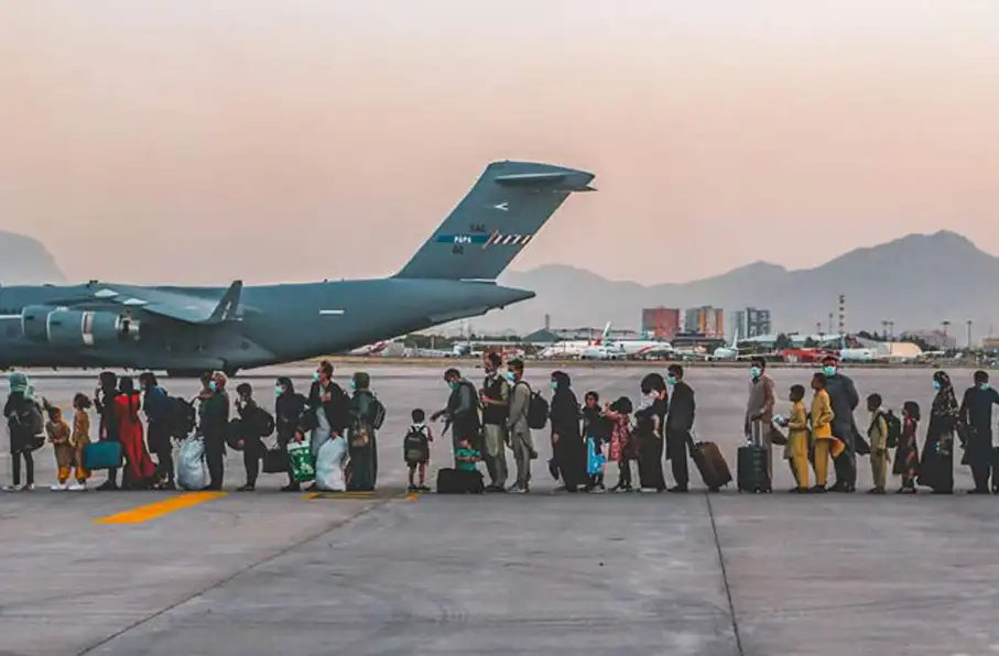 ورود شهروندان افغانستان و دهها کشور دیگر به امریکا را ممنوع شد