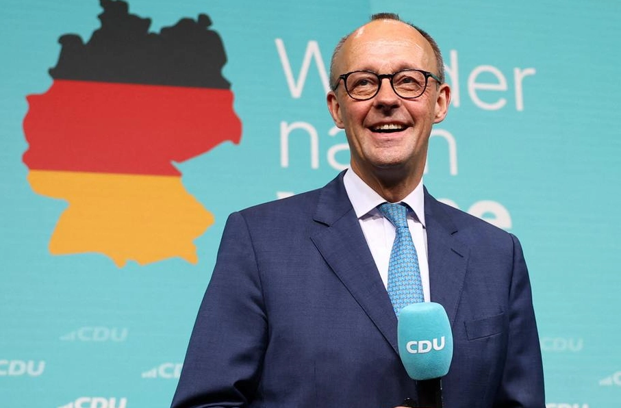 نامزد صدراعظمی آلمان: از تجربه افغانستان در اوکراین باید درس بگیریم