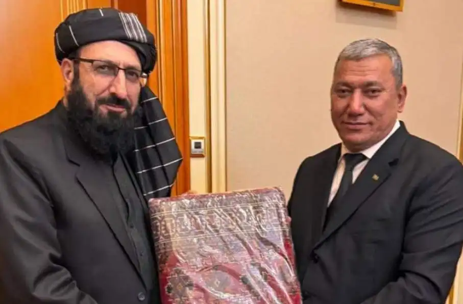 گفتگوی افغانستان و ترکمنستان درباره تسهیل همکاریهای مشترک در عرصه انرژی و تقویت روابط دوجانبه