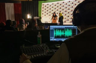 طالبان نشر صدای زنان را در رادیوها به طور کامل منع کردند