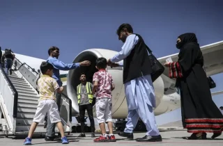 توقف پروازهای انتقال پناه‌جویان افغان به آلمان