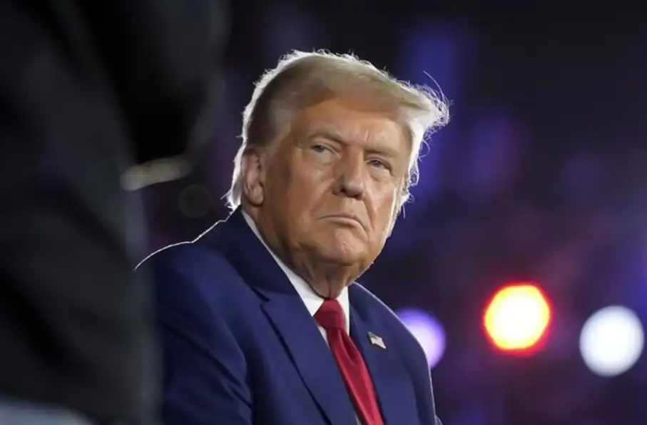 ترامپ تعرفهها بر واردات اکثر کشورها را به مدت ۹۰ روز متوقف کرد