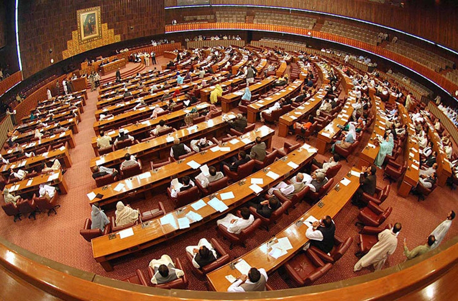 برگزاری نشست مجلس ملی پاکستان برای تصمیمگیری درباره مهاجران افغانستانی