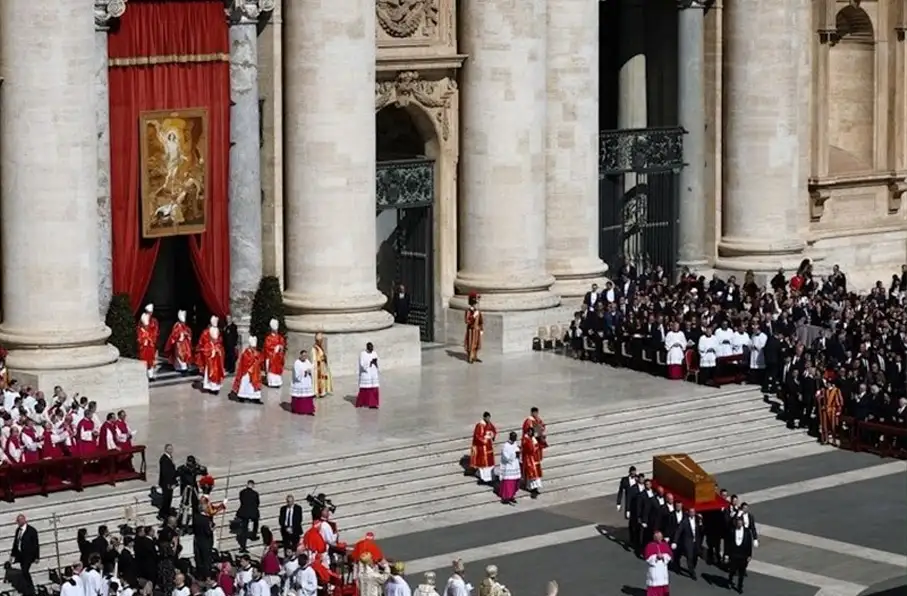 برگزاری مراسم تشییع پاپ فرانسیس با حضور رهبران جهان در واتیکان شد