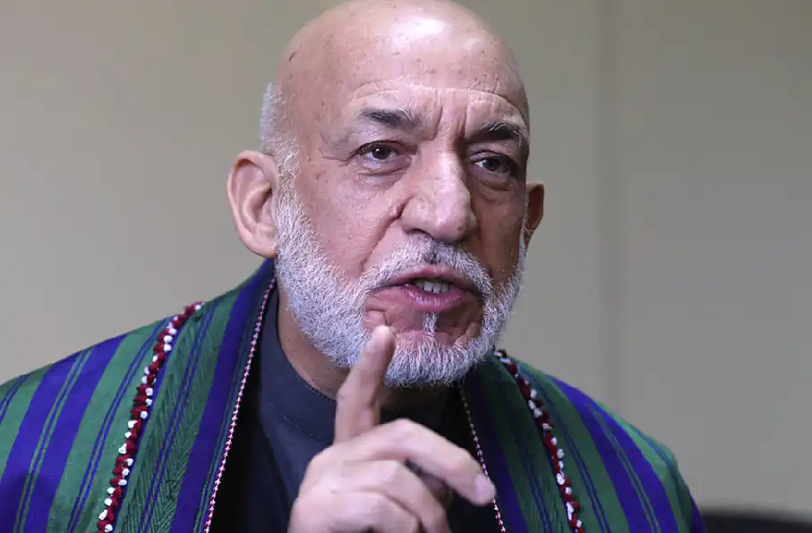 کرزی: برای جلوگیری از مهاجرت، باید موانع آموزش در افغانستان باید رفع شود