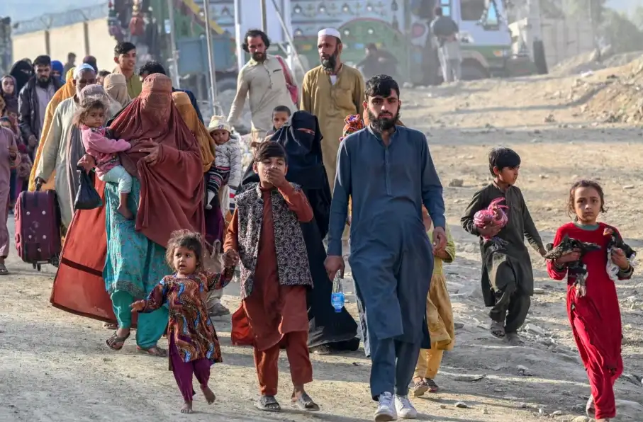 هشدارها درباره سرنوشت کودکان در موج اخراج مهاجران افغانستان