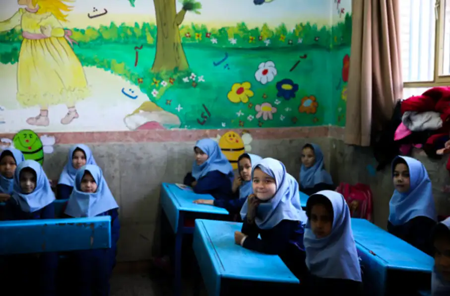 شرایط ثبتنام دانشآموزان مهاجر ایران برای سال تحصیلی ۱۴۰۵-۱۴۰۴