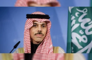 سفر تاریخی وزیر خارجه عربستان به کرانه باختری