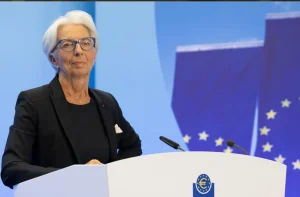 بانک مرکزی اروپا: یوروی قویتر پاسخ مناسبی برای مقابله با تعرفههای امریکا است