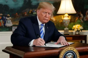 دونالد ترامپ، رئیس‌جمهور آمریکا، مدعی شد که توافق آتش‌بس در نوار غزه بسیار نزدیک است و ممکن است طی هفته آینده به نتیجه برسد، در حالی که حمایت‌های آمریکا از اسرائیل همچنان ادامه دارد.