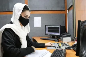طالبان حضور زنان در رسانه‌ها را مشروط به محرم کرد