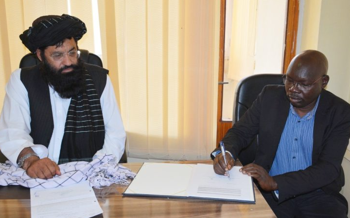 امضای تفاهمنامه میان وزارت مهاجرین طالبان و موسسه نارویژی برای ساخت سرپناه در کشور